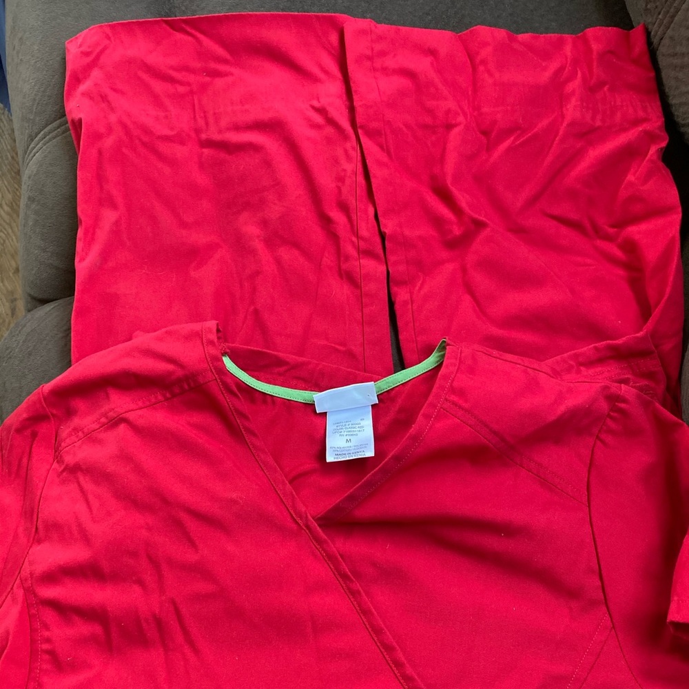 Scrub set